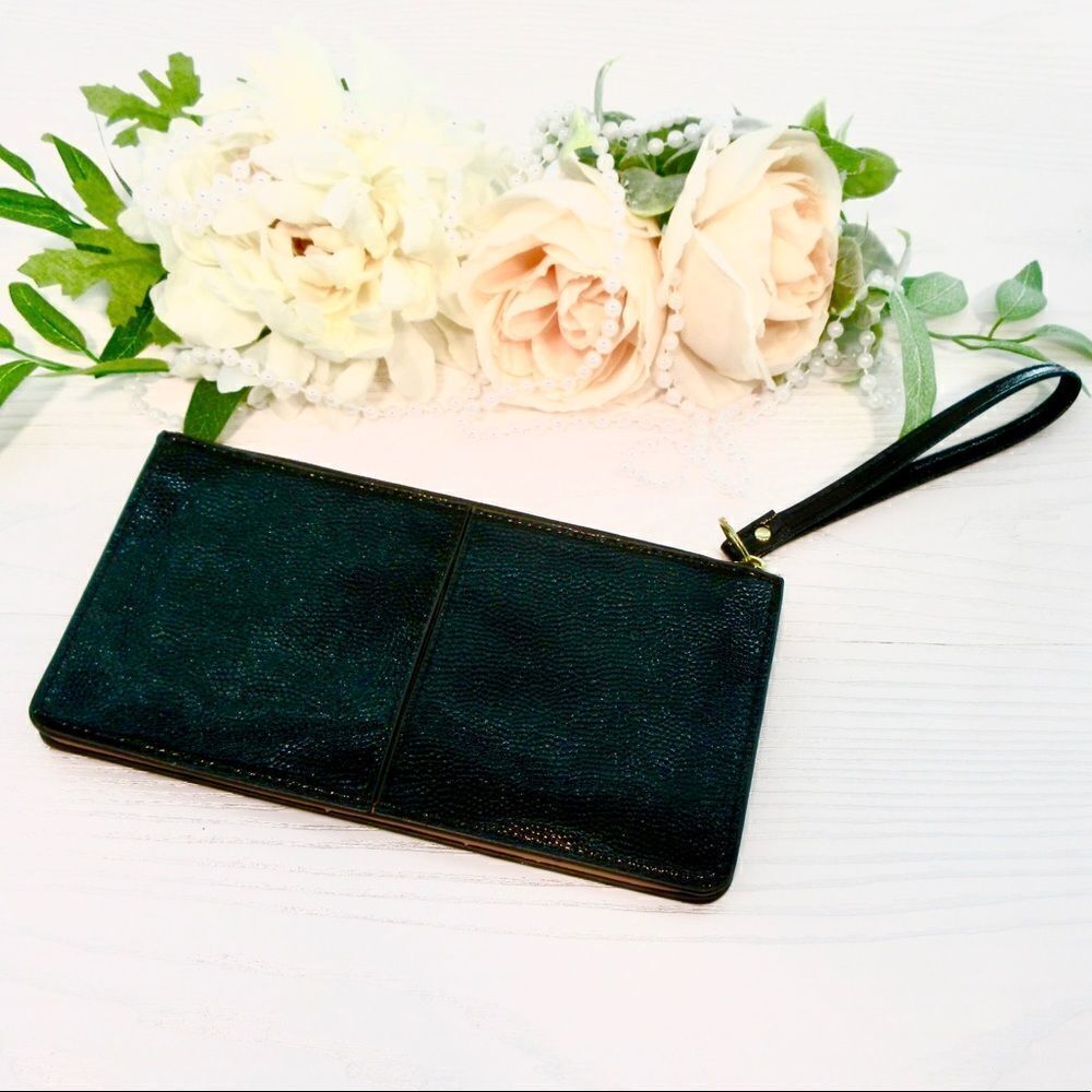 🍍3/$15🍍 Black Zip Around Wristlet Wallet